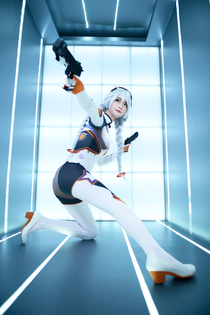 崩坏3琪亚娜白练cosplay这里可是我的主场哦