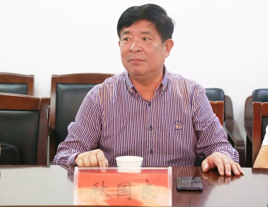 区委常委纪委书记监委主任徐凯盛以人大代表身份进选区