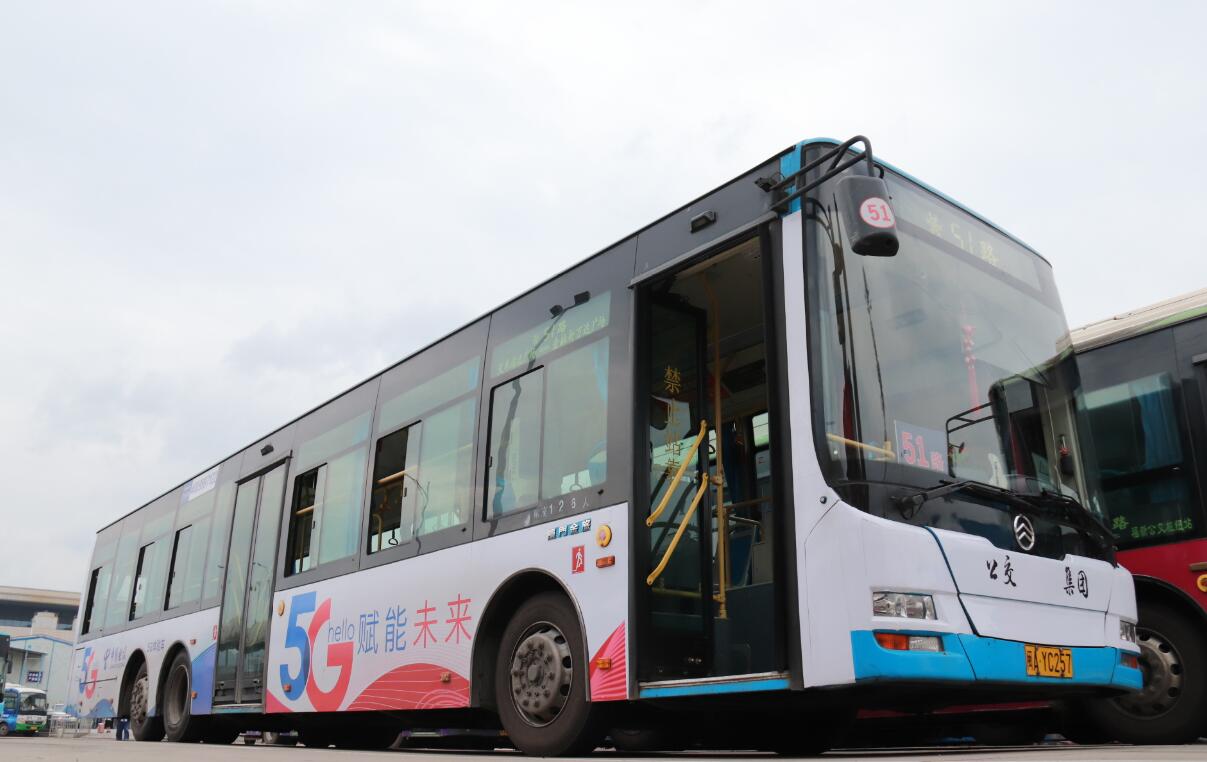 承载5g金旅客车为公交数字化提速