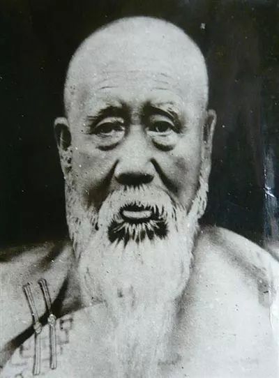 甲午战争前日本步步紧逼,翁同龢主战是对国家不负责任?