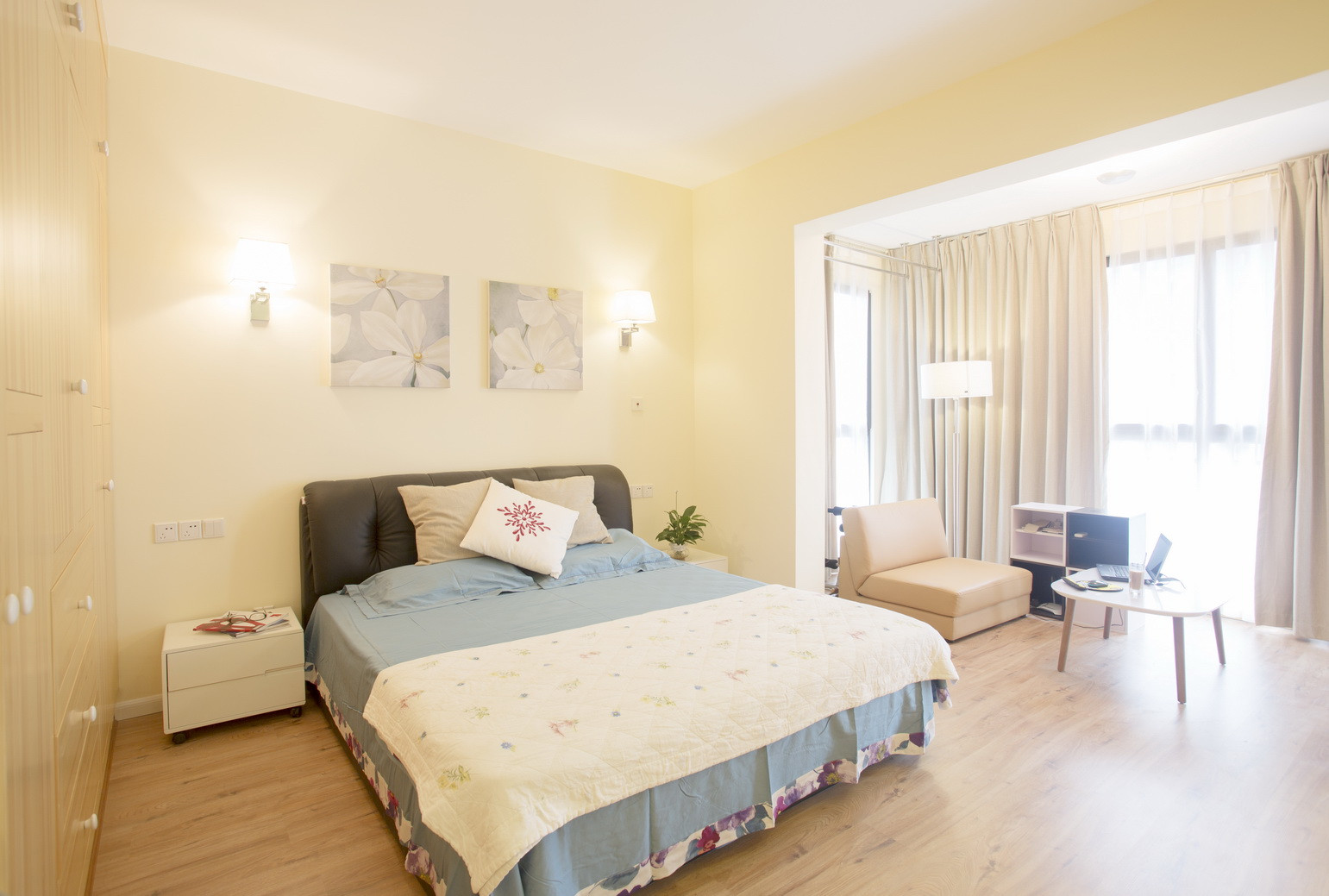 110平的毛坯房,现代简约风装修,华丽的转身带来一个温馨的家