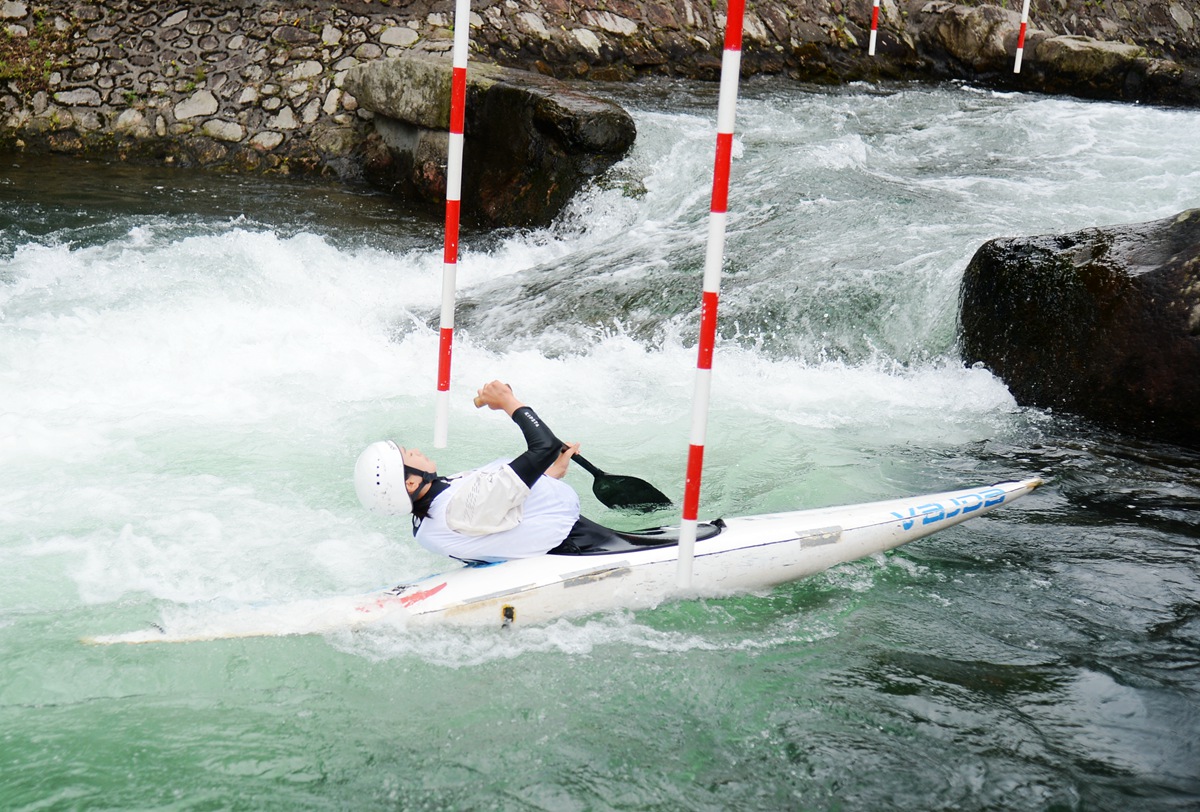 原创第二届青年运动会皮划艇激流回旋决赛开浆张家界
