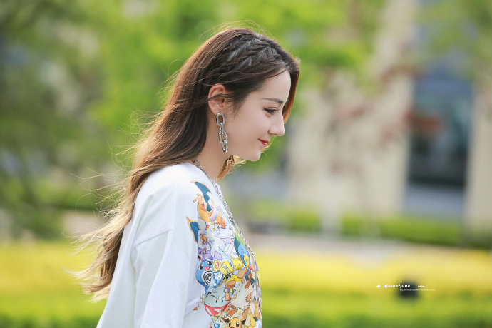 迪丽热巴《创造营》录制正面照公开 清新可爱人间小精灵