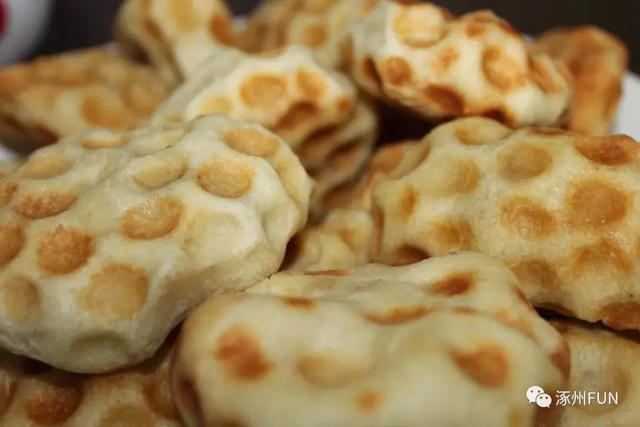 大叔揣2000元闯涿州卖石头饼20年华阳路天天排长队你吃过吗