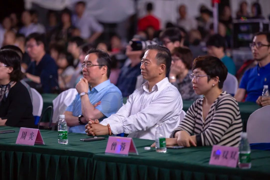 董事长 易敏广州市蔚蓝体育有限公司副总经理 黄杰江宁区汤山街道办