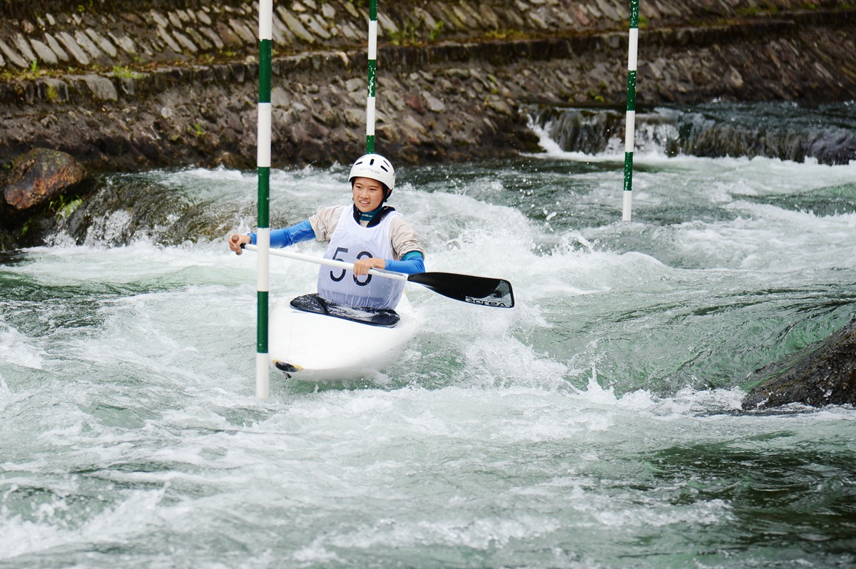 原创第二届青年运动会皮划艇激流回旋决赛开浆张家界
