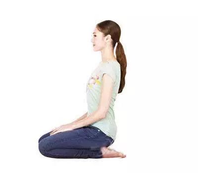 4个瘦腿妙招 坐着也瘦腿_坐姿