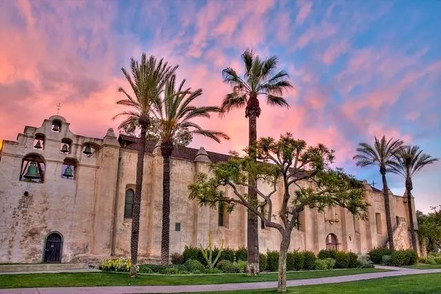 美国生活在洛杉矶找到你的梦想之家圣盖博市