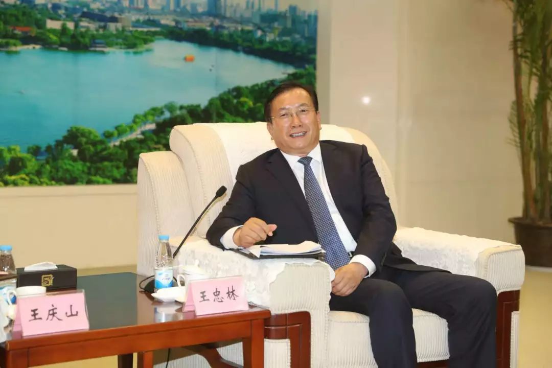 要闻商河汇金银行董事长韩明华获得影响济南年度经济人物