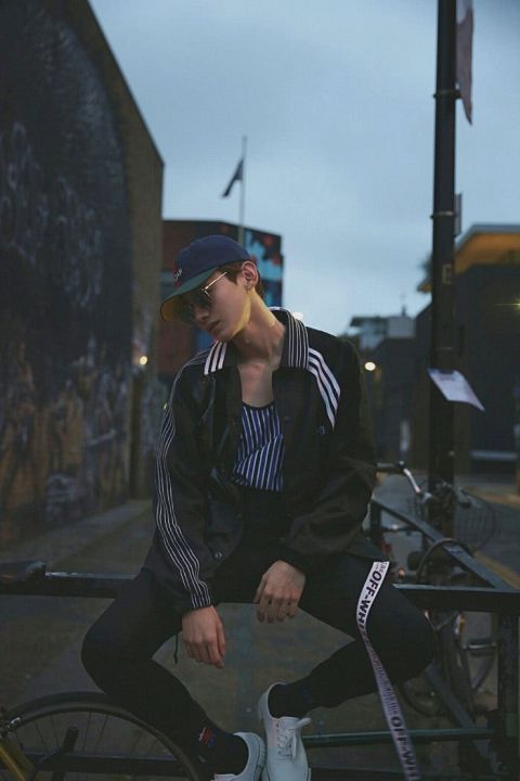 白敬亭的犬系穿搭,你见过吗?帅气又撩人,街头范十足!