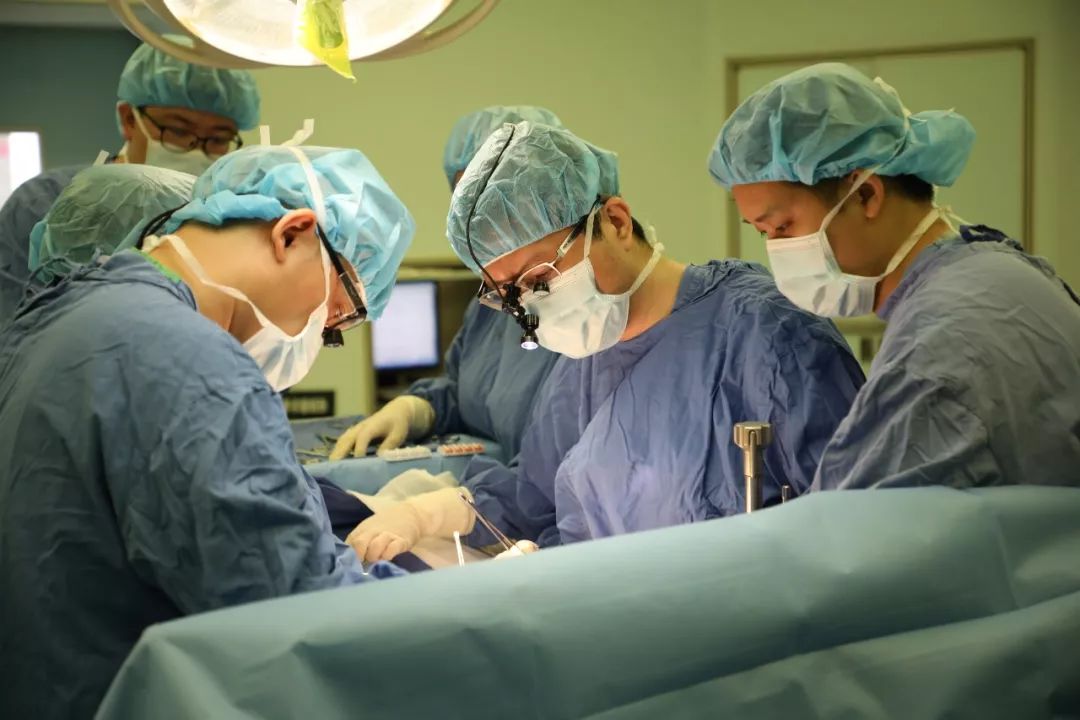 突破肝移植手术禁区80天宝宝获新生
