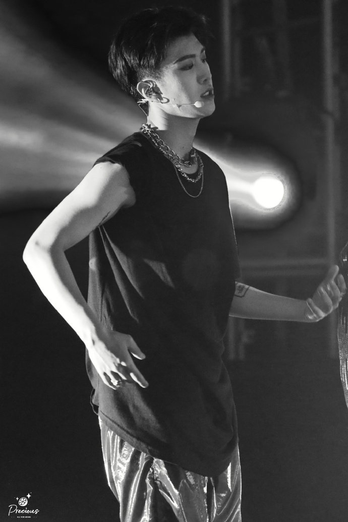 女友视角下的范丞丞 绝美侧颜魅惑人心