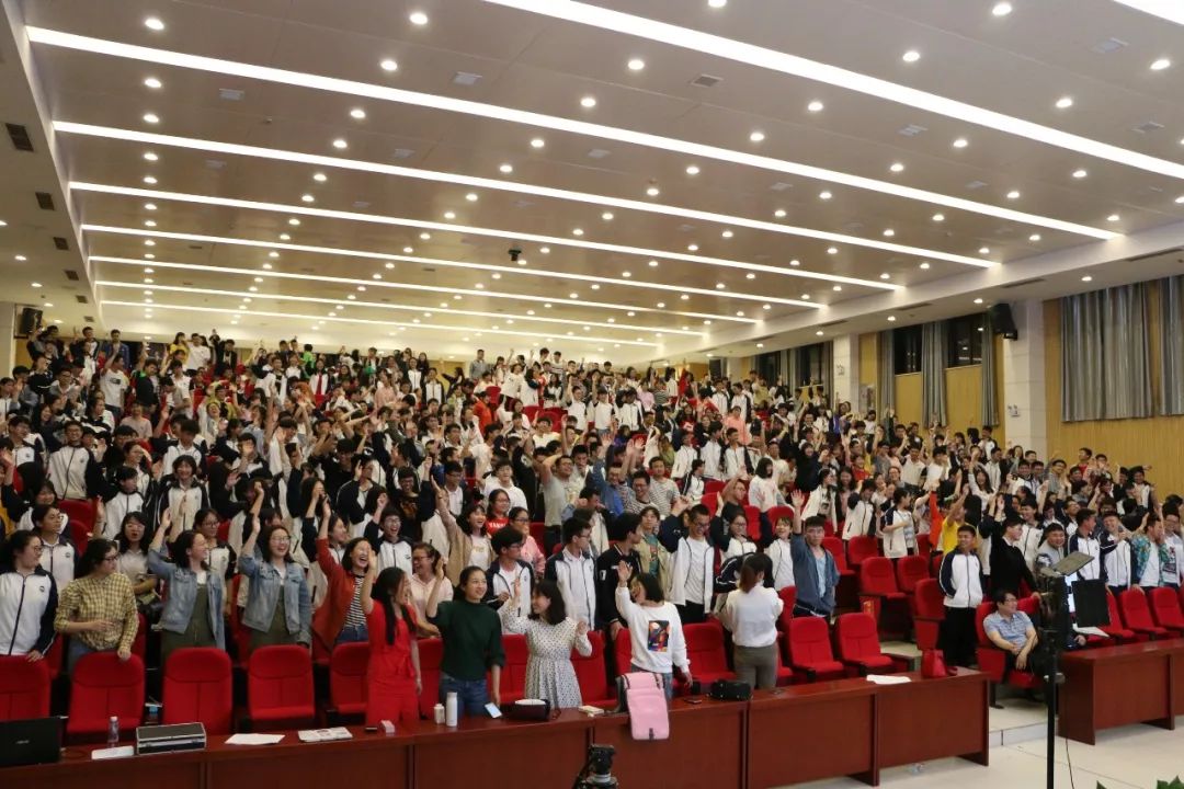 正确的心理预期目标,如何缓解考前压力以及应试技巧等作了精彩的讲解