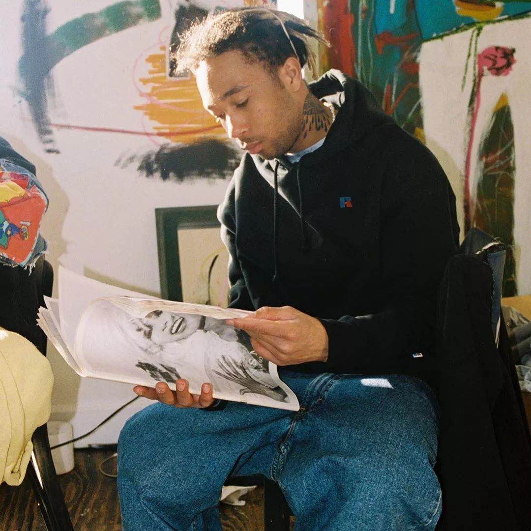 穿在你身上的 champion,都要喊它一声"哥"!_russell