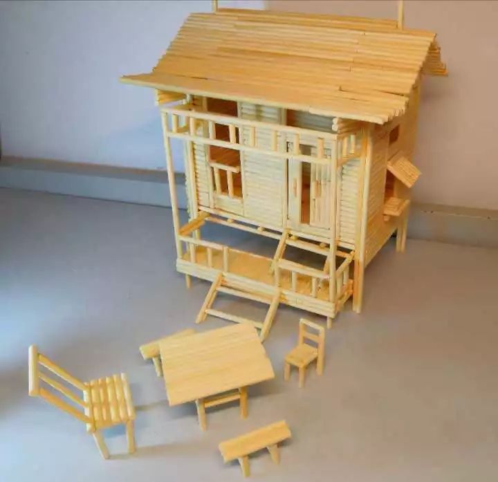 是中国南方特有的古老建筑形式,被现代建筑学家认为是最佳的生态建筑