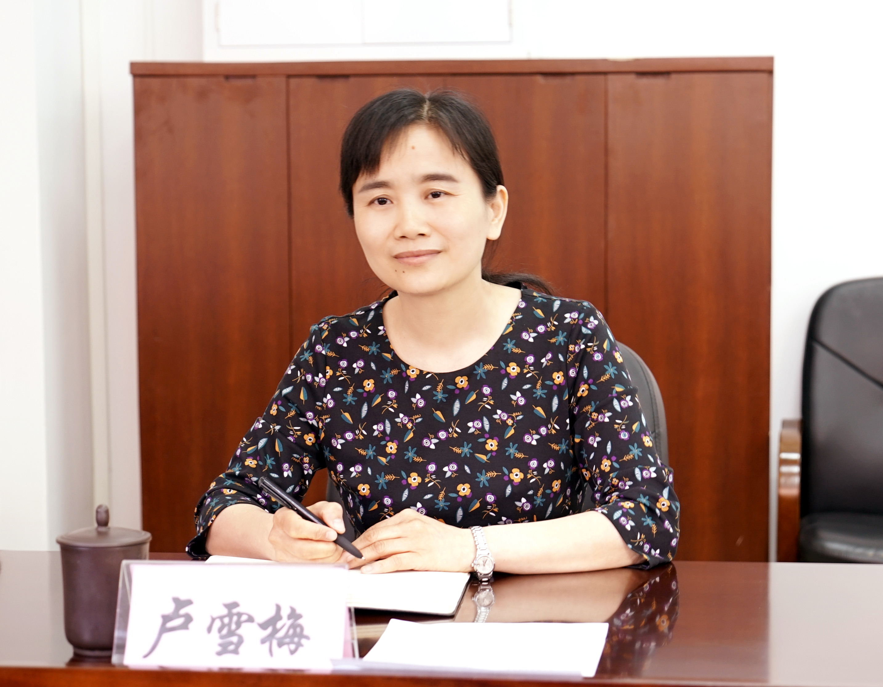 湖北理工学院党委常委,纪委书记卢雪梅代表学院对刘欲晓一行表示热烈