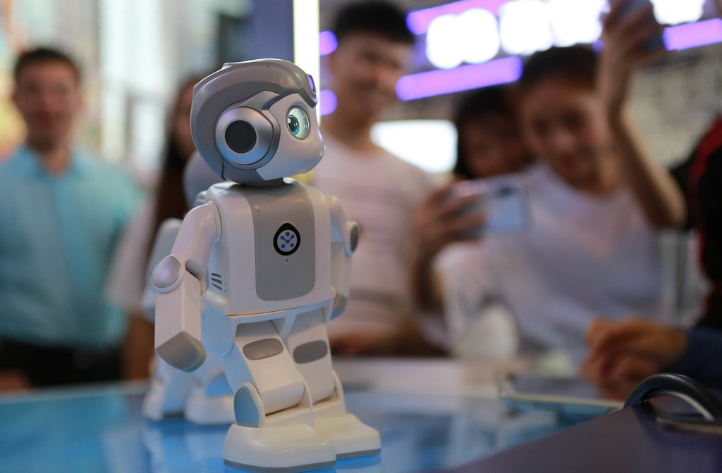 蓝鲸tmt频道5月29日讯,智能变形机器人品牌"乐森机器人"完成1亿元a轮