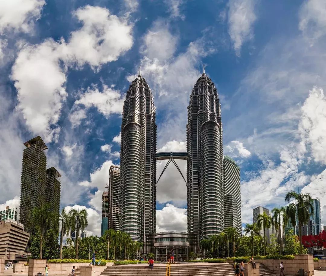 非凡新马 | 一次出游,两个国家,多种文化,开启你的暑期狂欢季!