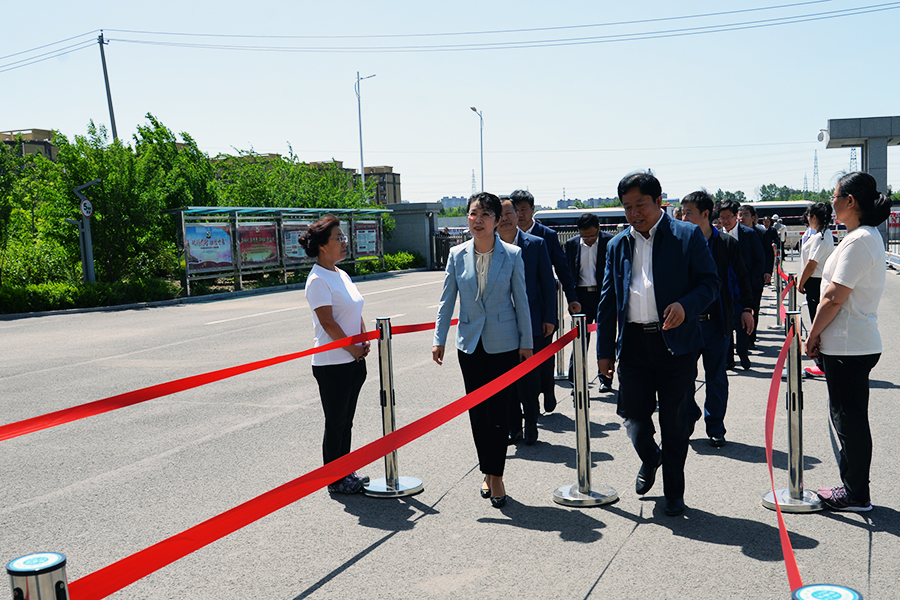 副市长贾丽娜视察农安县高考准备及教育工作