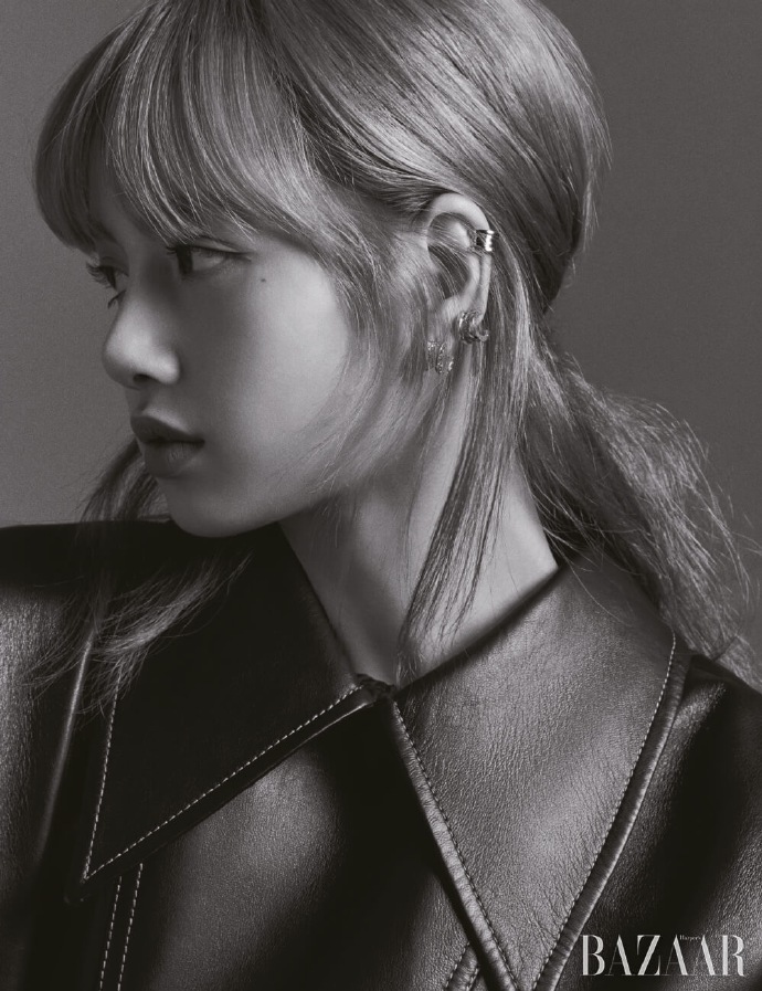 韩国芭莎官网更新lisa绝美图莎女王的与众不同的氛围