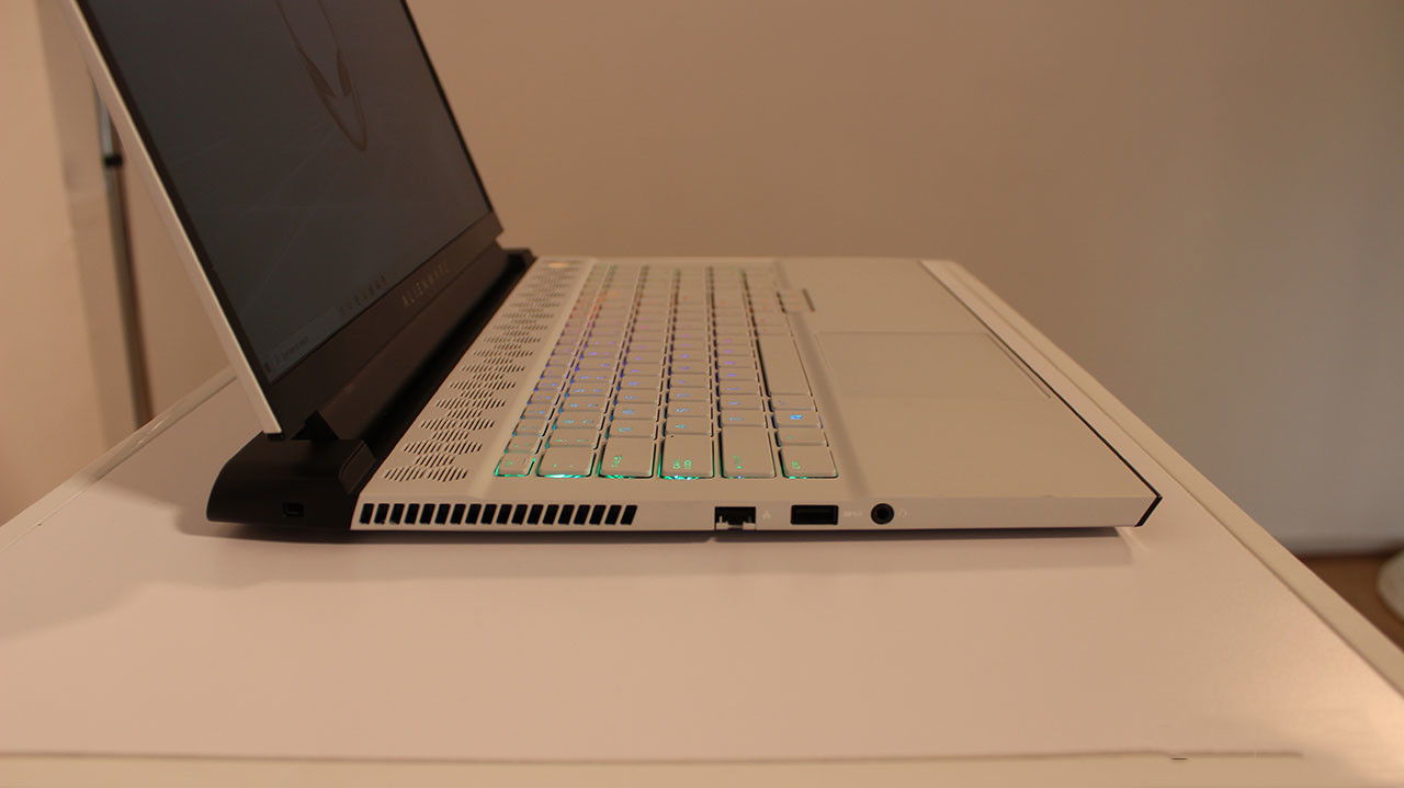 戴尔发布新款外星人电竞本工业设计依旧但更轻薄了