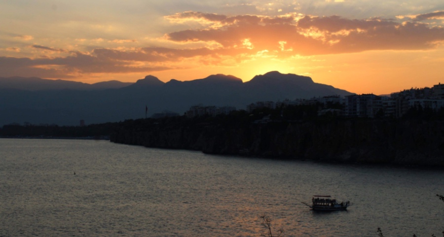 家电窜货无码机乱象丛生：洋家电返修机当正品机销售搅局-家电圈官网