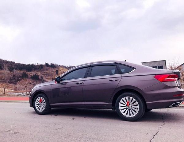 选车就像相亲,新手女司机提紫色大众朗逸plus