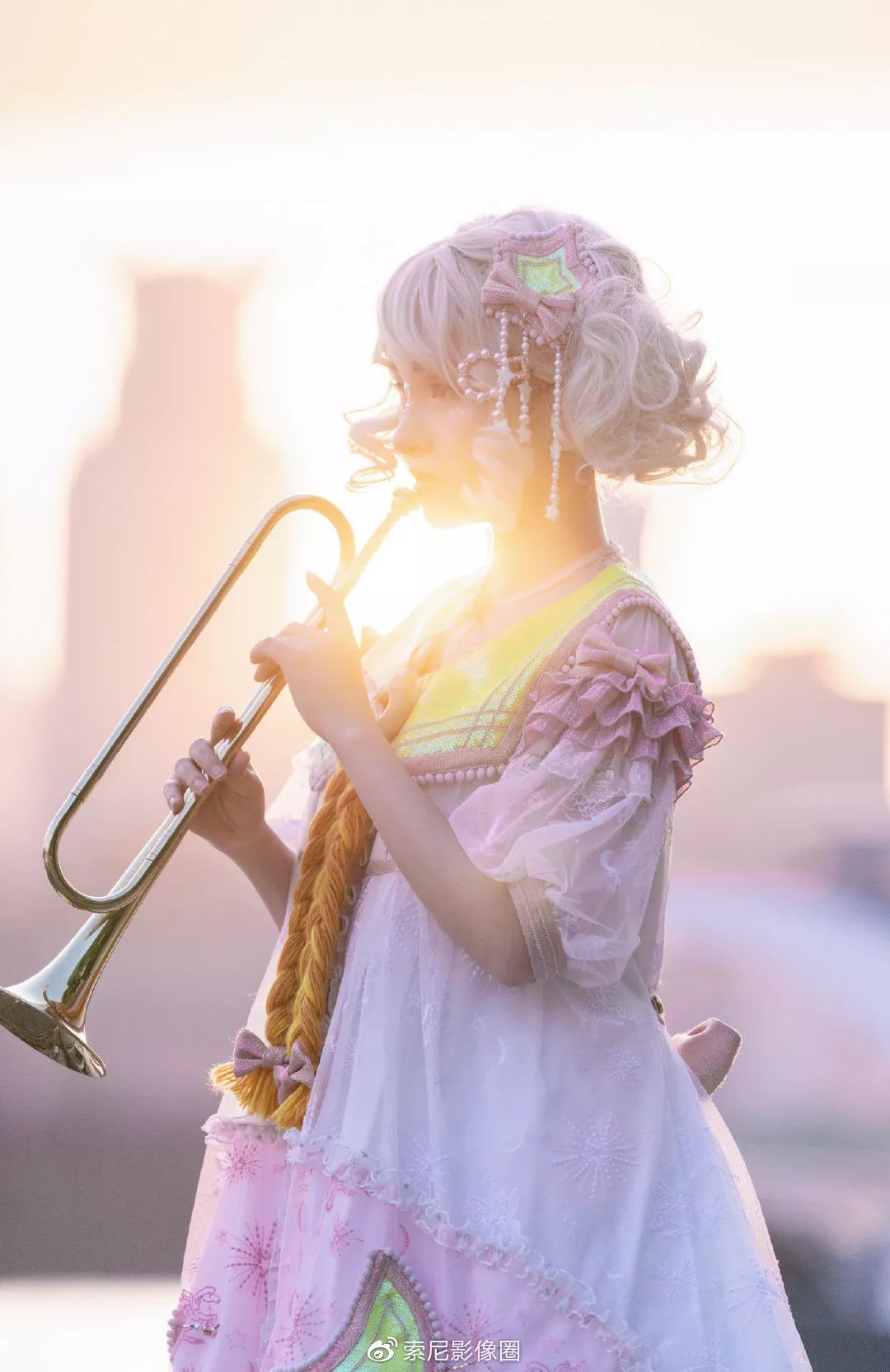 带上索尼微单a7m3 拍摄日落时分的粉色lolita