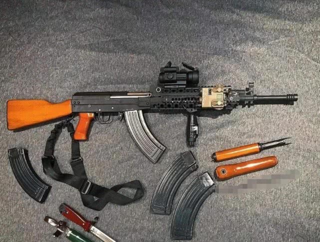 此外,美国也在考虑对一些使用苏式俄式武器的国家提供财政补贴,以支持