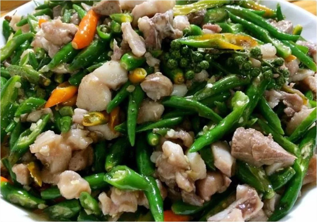 哑巴兔的由来,有人说是哑巴兔老板是哑巴,有人说是哑巴兔厨师是哑巴