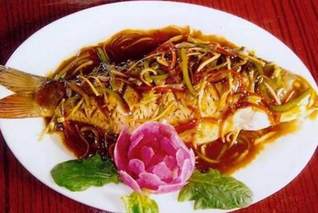 东坡墨鱼展奇香