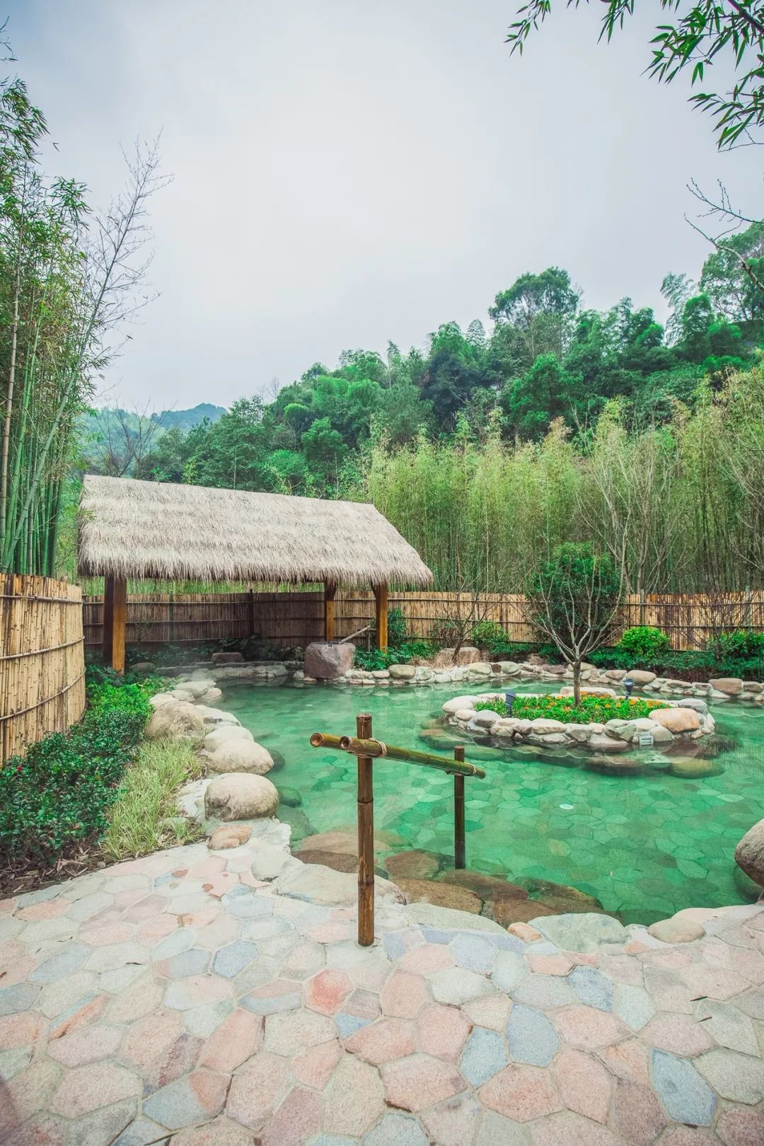 可谓"神仙水",夏天到了也要泡汤哦~除了温泉之外,六月份马上会开放