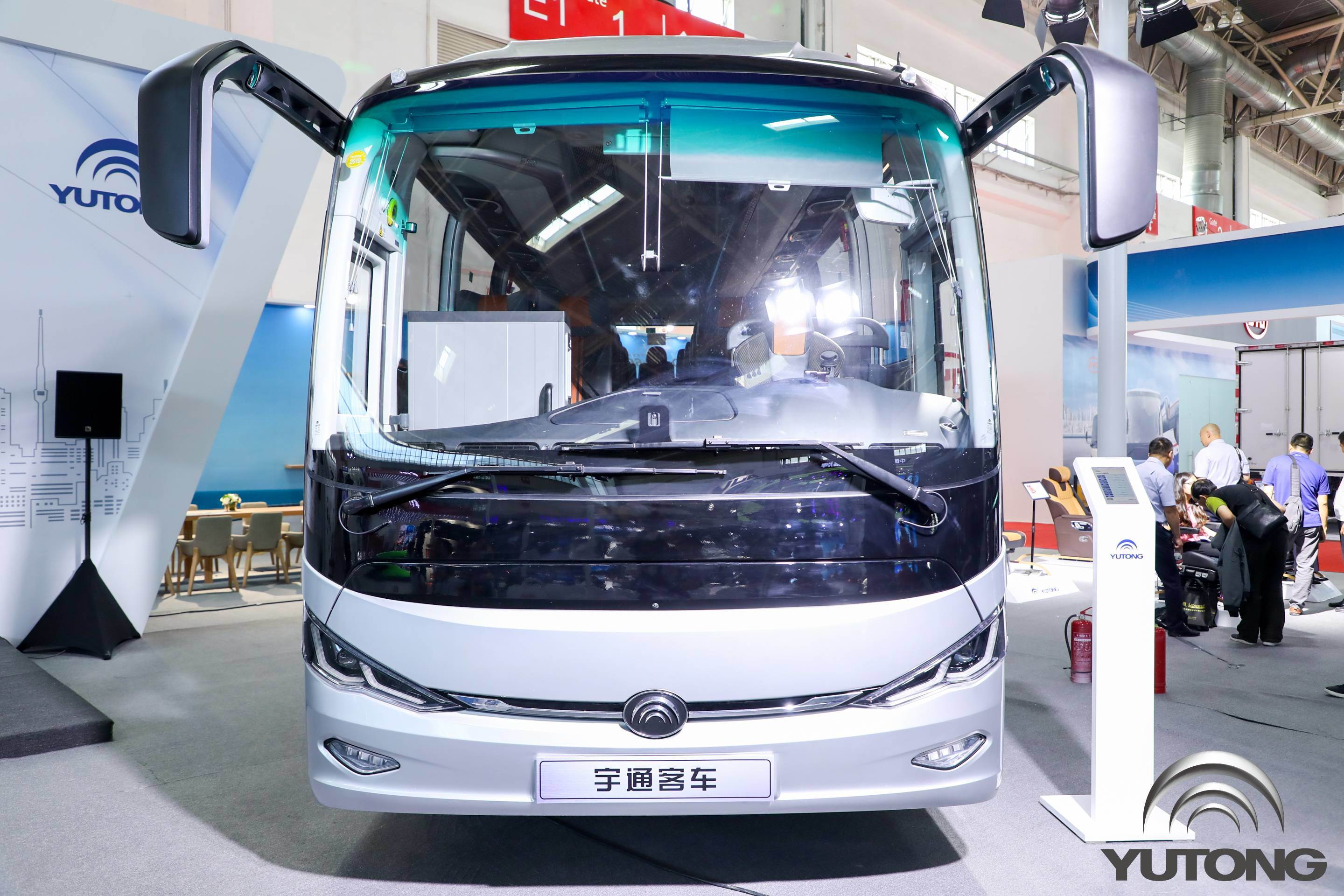 宇通7系是第7代中型后置公路客车,其产品包括国五,国六两种排放等级