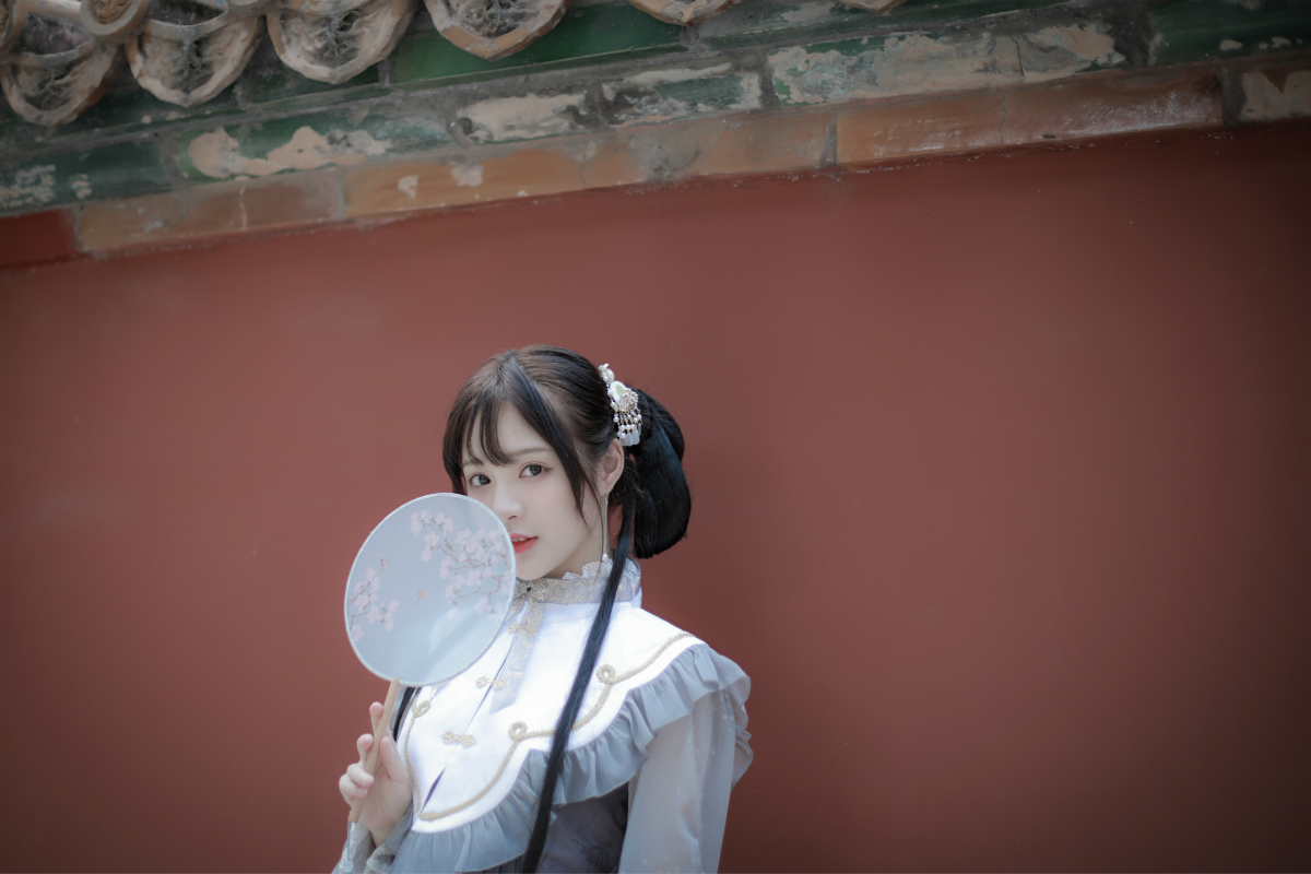 据悉,由石雪婧主演的《镇妖提刑司》已经上线,古灵精怪的药师翁小宛给