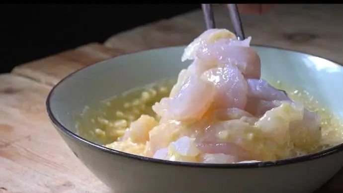 上浆是菜肴制作技术的一项重要基本功原料上浆的窍门你全都知道吗