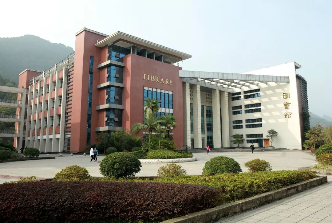 急聘法语教师影视摄像与视频制作教师四川外国语大学重庆南方翻译学院