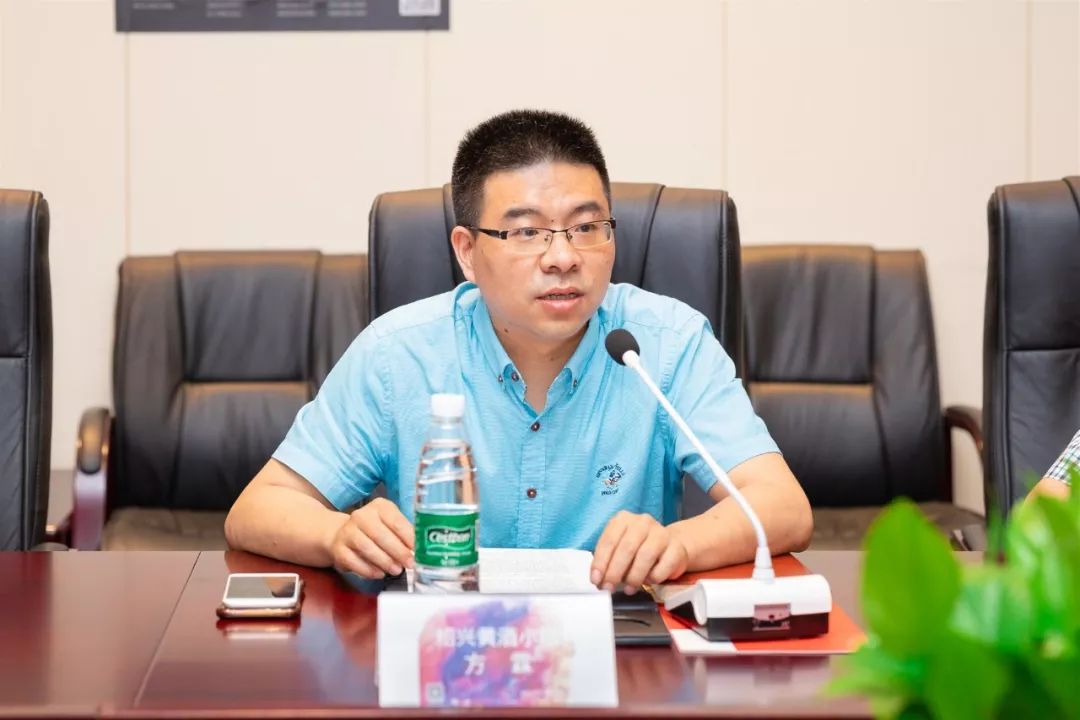 绍兴黄酒小镇开发建设管委会副主任方霖在会议上表示