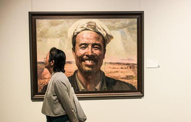 《夕阳颂歌》 作者:李传真油画《大山的节日》 作者:曹本健油画《最美