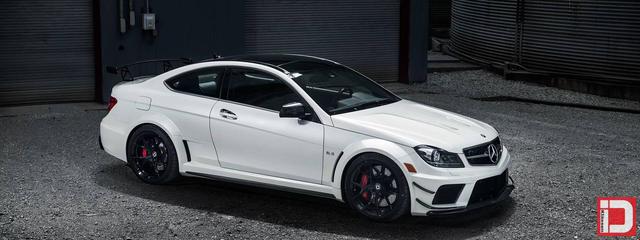 不是在加油站就是在去加油站路上的v8自吸c63amg