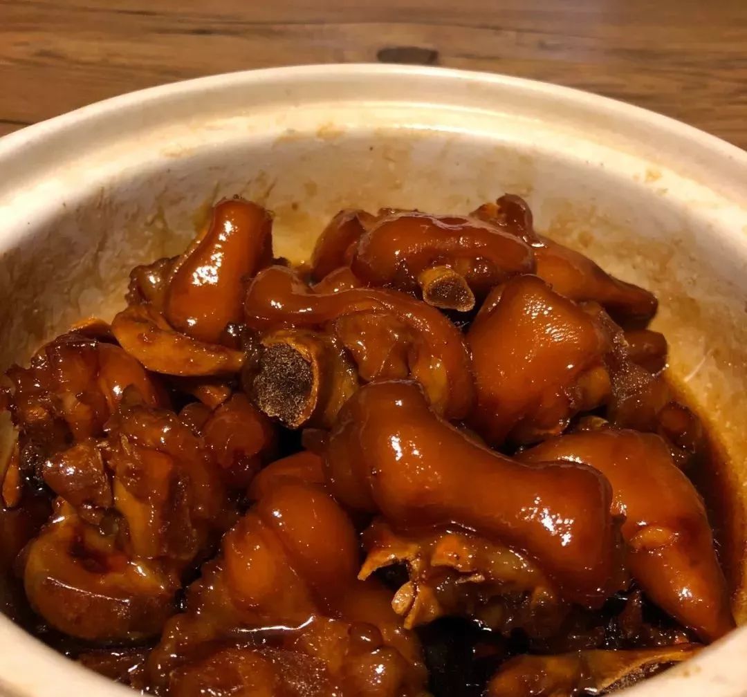 龙川妹子做的黄酒炖猪脚出锅太香了,你晓做吗?