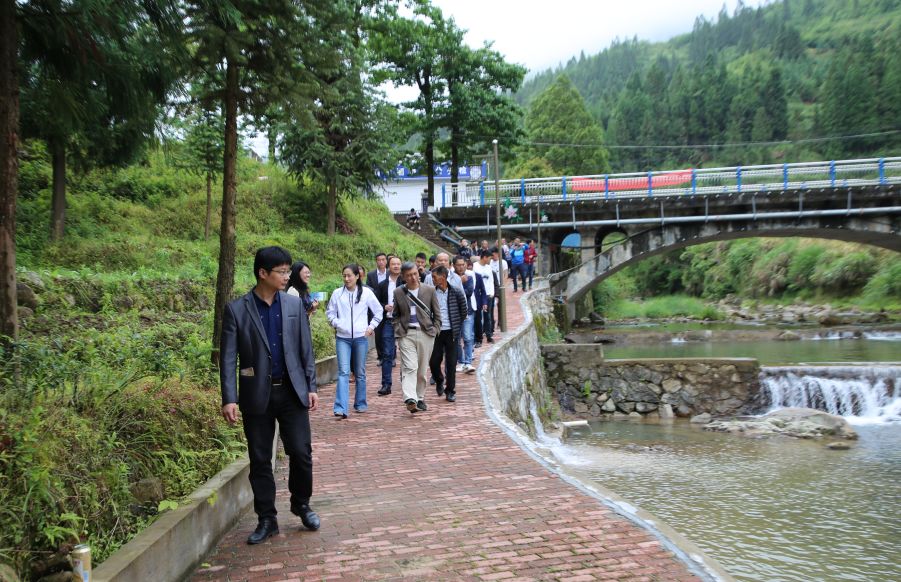 关隶古镇人居环境治理镇前镇人居环境整治专题学习班赴泗桥乡交流学习