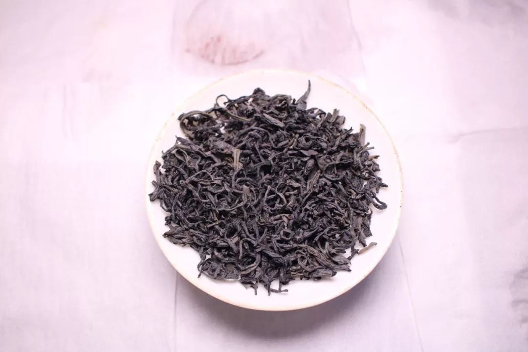 【新栏目】我们搞了斤三千多的柏塘紫芽茶,究竟是什么味道!