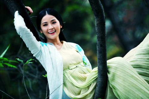 同样是扮演小青陈美琪经典张曼玉柔媚她最精灵古怪