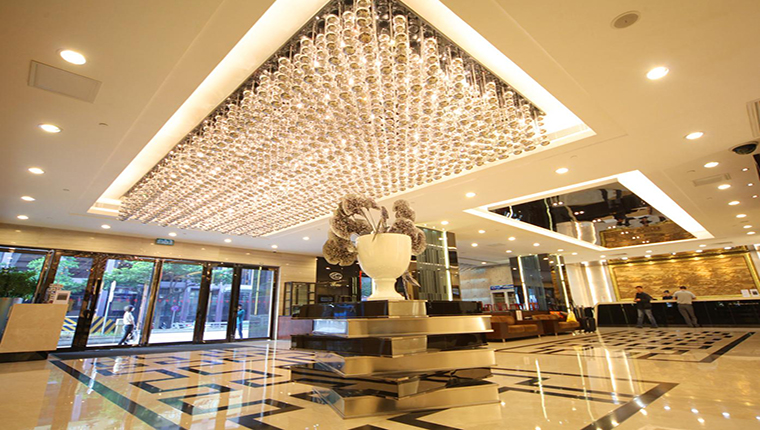 成都商务酒店装修「卓巧」成都商务酒店大堂装修灯光使用规则_照明