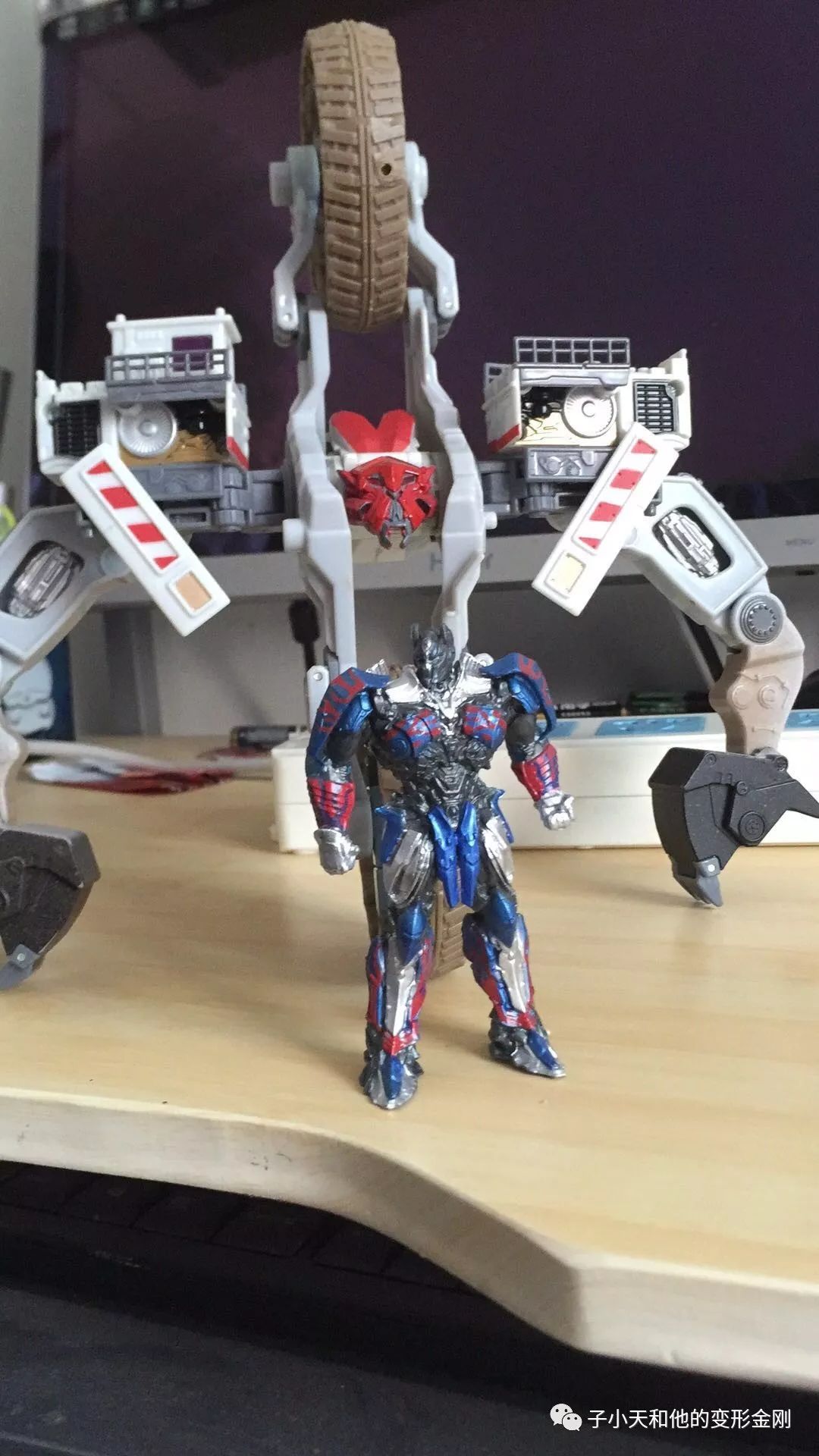 评玩具子小天硕函测评变形金刚变2v级破坏者当初觉得垃圾现在后悔不已