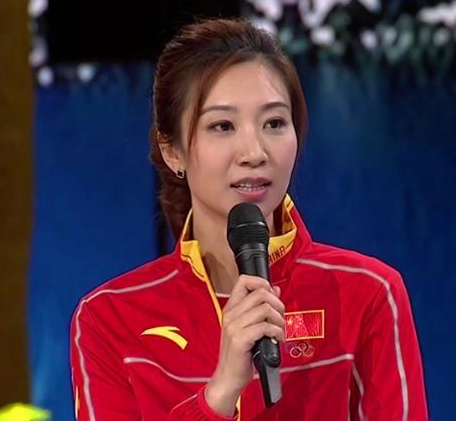 洪刚解说女排再现争议性言论李颖高情商补救战韩国央视换人