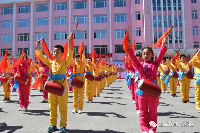 哈尔滨市关爱外来务工人员子女志愿服务活动在香坊区星光小学举办