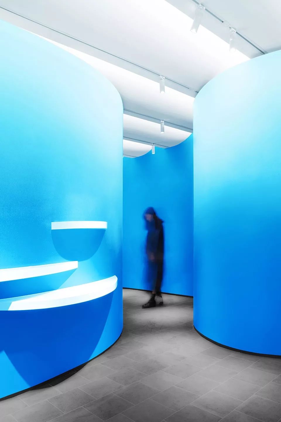 "她经济"时代,巧用"弧形曲面"构建优雅消费场景丨美业美学_空间