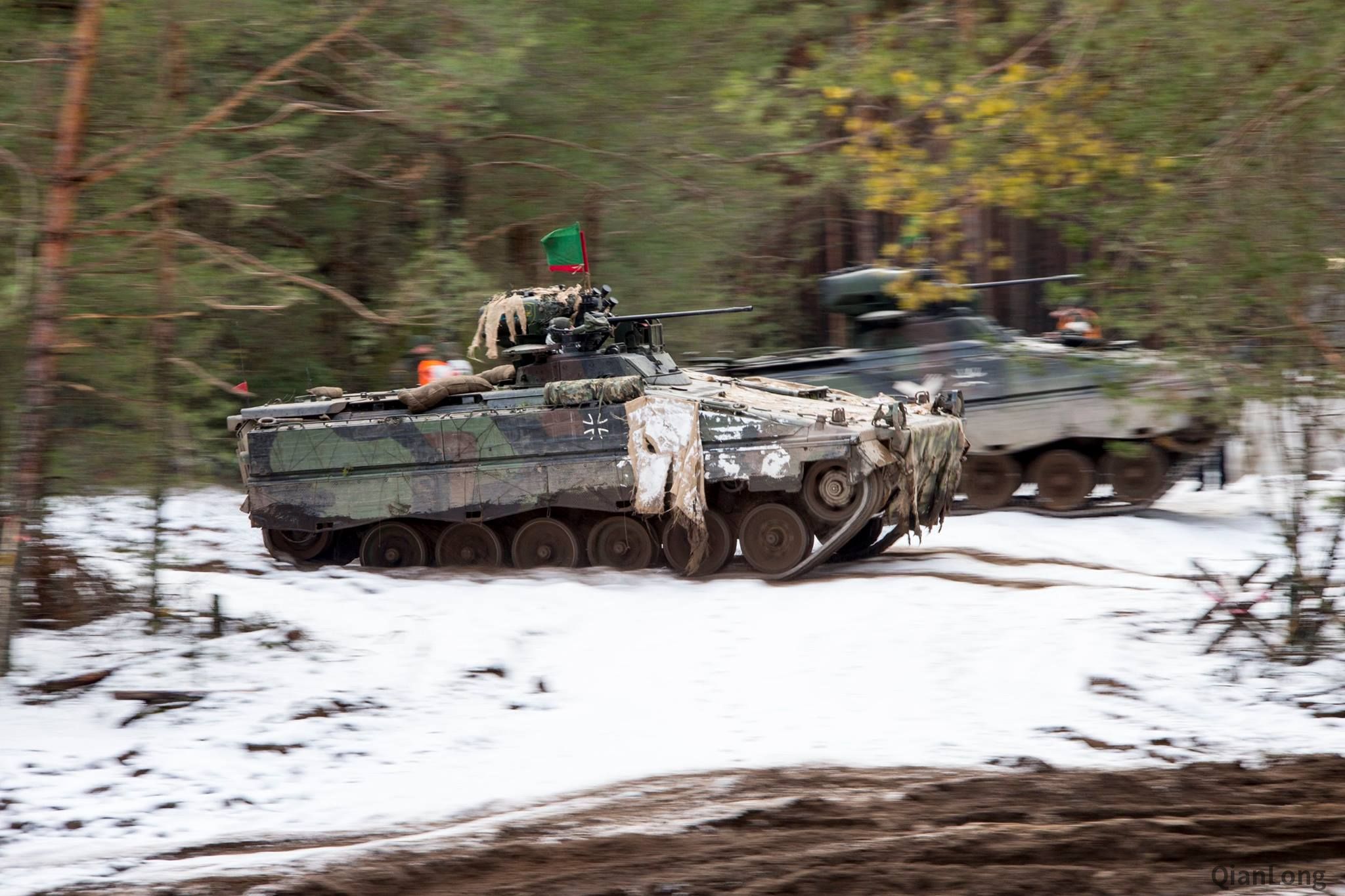 演习场上的德军黄鼠狼步兵战车装备多年依然表现不俗