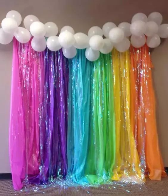 老师们又是做环创,又是排练舞蹈,又是计划亲子活动,真是忙得晕头转向